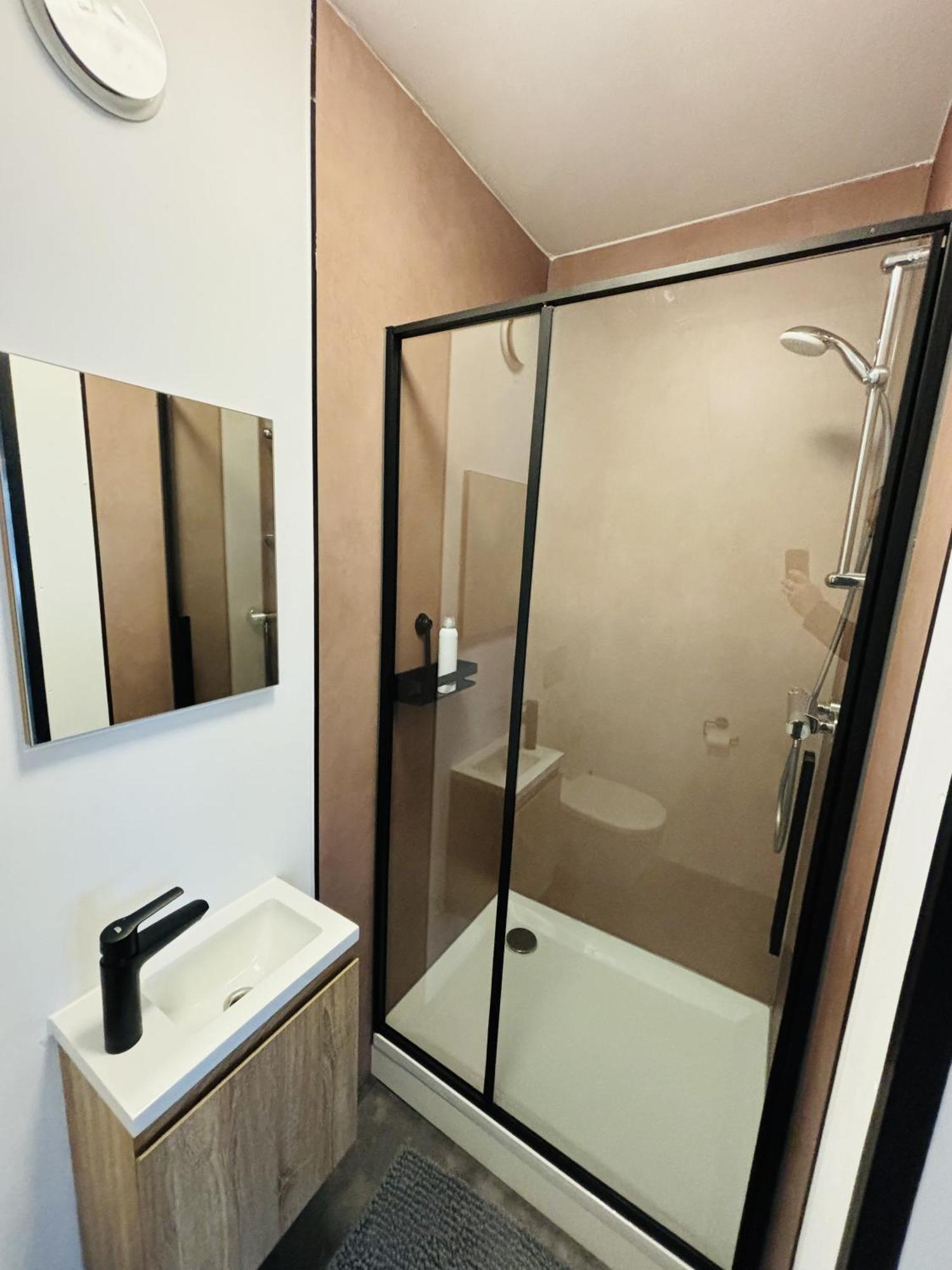 פרנקר Stadshotel De Academie מראה חיצוני תמונה